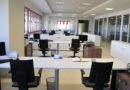 “S`ka të drejtë” – Krakit nuk besohet që Peci ka vendosur kod veshjeje për qytetarët që futen në Komunë