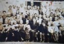Fotografi e shkrepur para 70 vitesh ku shihen nxënës shqiptarë të zbathur Fotografi e shkrepur para 70 vitesh ku shihen nxënës shqiptarë të zbathur