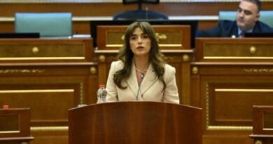 Albulena Haxhiu e thërret mbledhjen e Kryesisë së Kuvendit, ky është rendi i ditës