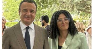 Profesoresha nga Gjilani i shkruan Albin Kurtit: Jemi detyruar ta lëshojmë Kosovën për shkak të mungesës së mbështetjes institucionale për djalin tonë autik