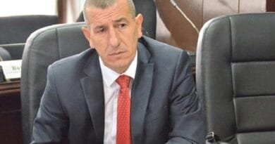 A e dini se Naser Korça ka qenë ish i burgosur politik në vitet 80-ta?