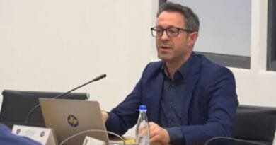 Bëhet pishman, Alban Krasniqi e fshin postimin ku kërkoi nga LDK që ta zyrtarizojë me nënshkrime propozimin e Vjosa Osmanit