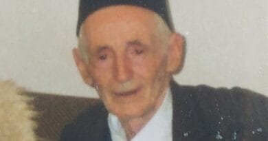 Marangozi që ndërtoi kujtesën e një qyteti – Zeqir Hasani Marangozi që ndërtoi kujtesën e një qyteti – Zeqir Hasani