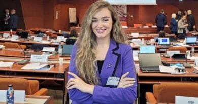 Juristja nga Kosova, Albulena Uka, betohet si avokate në Nju-Jork