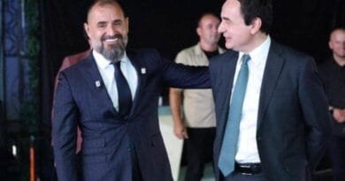 Gazetari shqiptar që dikur e mbështeste, tani del kundër Kurtit: Kthejeni me këmbë në tokë këtë aventurier politik marksist