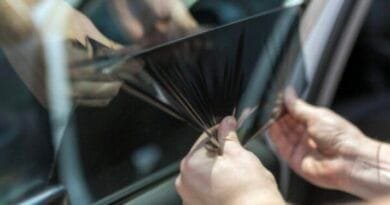 Vendim i ri: Xhamat e zinj në vetura tashmë lejohen në Kosovë Vendim i ri: Xhamat e zinj në vetura tashmë lejohen në Kosovë