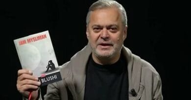 Blushi: Në 100 vjet familja ime i ka dhënë Shqipërisë gati 100 libra