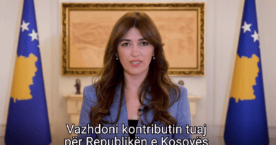 Albulena Haxhiu në paraqitje nga Presidenca, mungon flamuri dardan