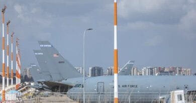 SHBA nis tërheqjen e disa avionëve të furnizimit me karburant nga Izraeli SHBA nis tërheqjen e disa avionëve të furnizimit me karburant nga Izraeli
