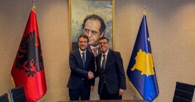 Lutfi Haziri pret në takim ministrin shqiptar Ferit Hoxha