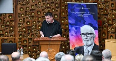 Ag Apolloni: Kujtim Shala i turrej Rexhep Qosjes për ta sulmuar fizikisht për t’ia marrë lëndën, isha dëshmitar okular