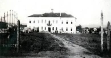 Gjimnazi i Gjilanit ishte themeluar për nxënësit serbë, për fëmijët shqiptarë nuk kishte shkollim të mesëm