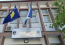 Tentoi ta th”erë me thikë deri brenda Stacionit Policor në Gjilan, policët neutralizojnë sulmuesin