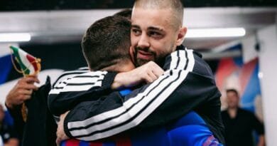 Shaqiri dhe Zhegrova përqafohen para ndeshjes Basel – Juventus Shaqiri dhe Zhegrova përqafohen para ndeshjes Basel – Juventus