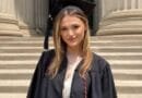 Era Syla, shqiptarja e parë nga Kosova që diplomon në MIT, një nga universitetet më prestigjioze në botë Era Syla, shqiptarja e parë nga Kosova që diplomon në MIT, një nga universitetet më prestigjioze në botë