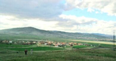 Dy kryetarë të këshillave lokalë nuk pajtohen me vendimet e Alban Hysenit