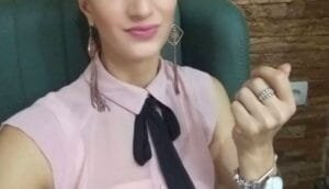 Kapet duke marrë ryshfet nga një student profesoresha universitare në Maqedoni Kapet duke marrë ryshfet nga një student profesoresha universitare në Maqedoni