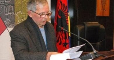 Poezia që kërkon mikun