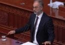 Fyhen deputetët shqiptarë në Kuvendin e Maqedonisë, kryetari Gashi heshtë