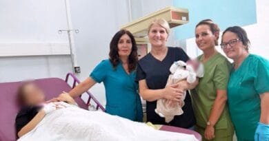 Lindje natyrale e rrallë në Mitrovicë – foshnja peshon 5 kilogramë e 50 gramë