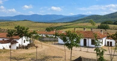 Gjilani në dokumentet jugosllave: kolonizimi, toka dhe shpërngulja e shqiptarëve Gjilani në dokumentet jugosllave: kolonizimi, toka dhe shpërngulja e shqiptarëve