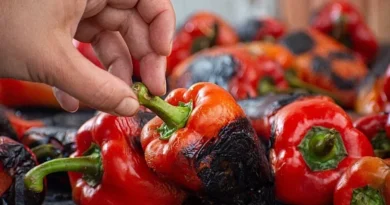 Po bëni ajvar? Ky truk i thjeshtë do ta bëjë qërimin e specave më të lehtë