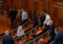 Albulena Haxhiu insiston që të procedohet me zgjedhjen e nënkryetarëve, duke anashkaluar PDK’në – LDK lëshon seancën