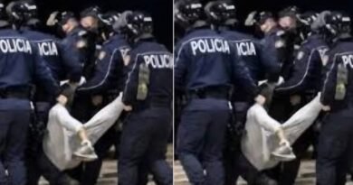 Pezullohen pesë zyrtarë policorë pas videos së protestuesit me këmbë të thyer