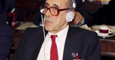 Prof. dr. Abdullah Konjicija – kujtim i një mentori që mbrojti dinjitetin e njeriut Prof. dr. Abdullah Konjicija – kujtim i një mentori që mbrojti dinjitetin e njeriut