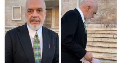 Rama përsërit ftesën për dialog, paralajmëron ndëshkime ligjore për protestuesit Rama përsërit ftesën për dialog, paralajmëron ndëshkime ligjore për protestuesit