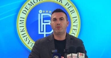 A po përgatit Gjykata Kushtetuese goditjen e radhës ndaj gjuhës shqipe në Maqedoninë e Veriut A po përgatit Gjykata Kushtetuese goditjen e radhës ndaj gjuhës shqipe në Maqedoninë e Veriut