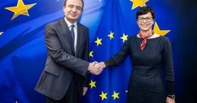 Marta Kos përsëri mesazh Kosovës: Ligji për Specialen hap serioz prapa në rrugën europiane Marta Kos përsëri mesazh Kosovës: Ligji për Specialen hap serioz prapa në rrugën europiane